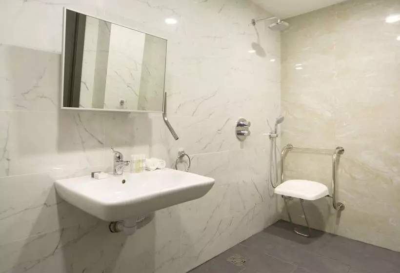 בית מלון כפרי Doubletree By Hilton Kazan City Center