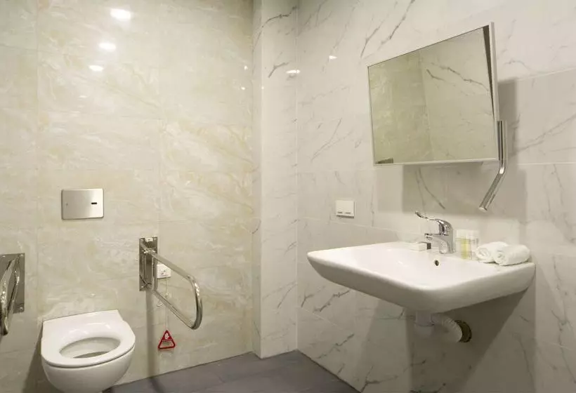 בית מלון כפרי Doubletree By Hilton Kazan City Center