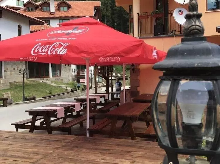 酒店 Forest Glade апартаменти и стаи за гости