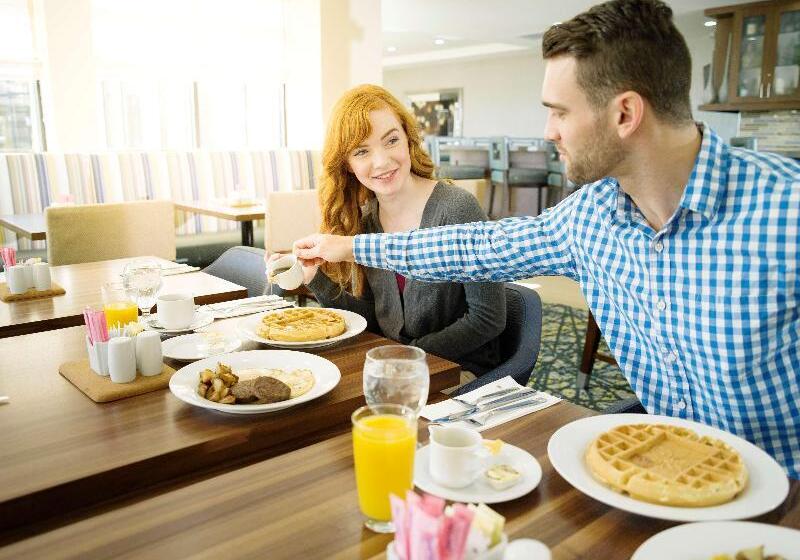 هتل Hilton Garden Inn Longview