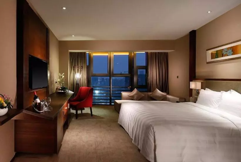 Lia Charlton Hotel Shenzhen