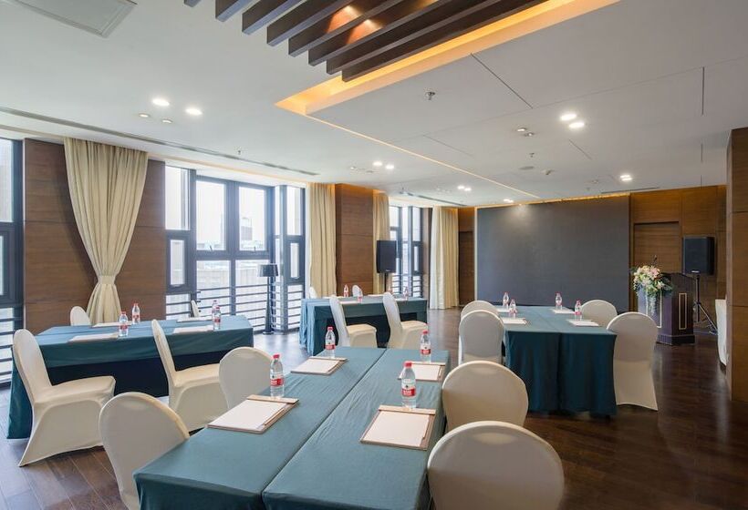 Lia Charlton Hotel Shenzhen