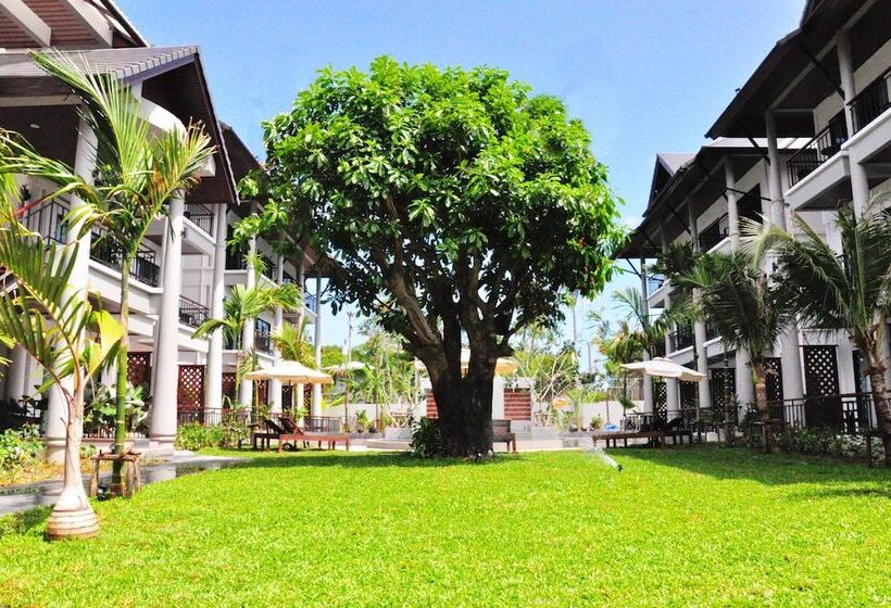 فندق Navatara Phuket Resort   Sha Extra Plus