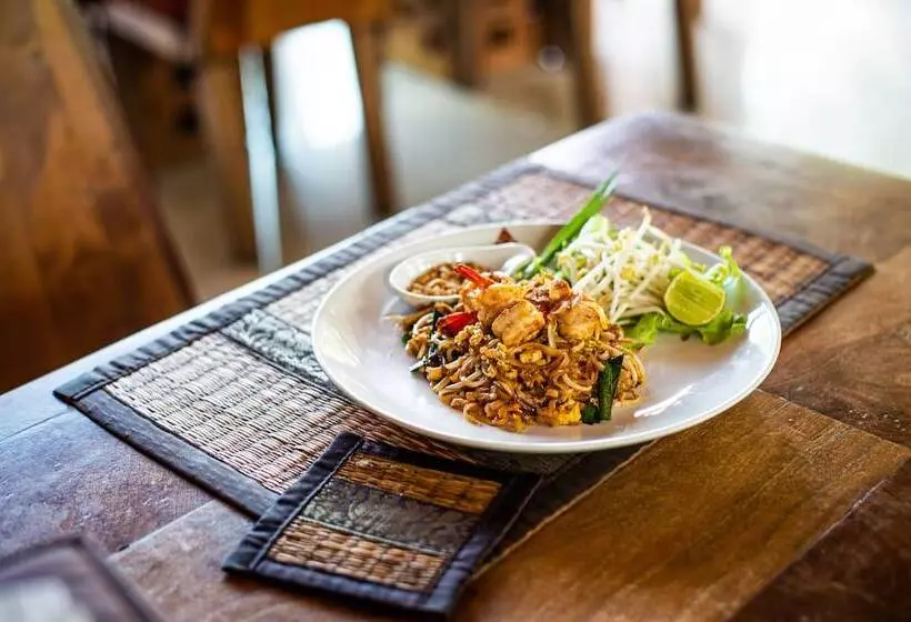 ホテル Navatara Phuket Resort   Sha Extra Plus