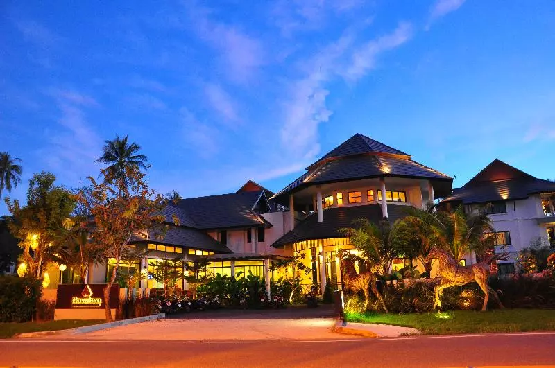 ホテル Navatara Phuket Resort   Sha Extra Plus