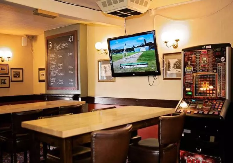 호텔 The Ship And Bell