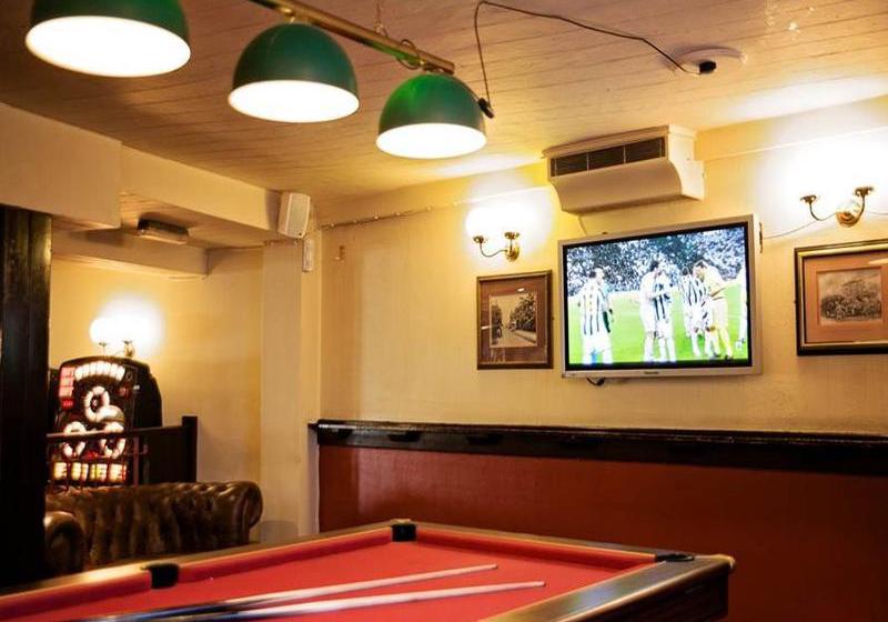 酒店 The Ship And Bell