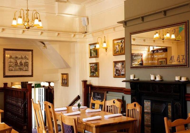 酒店 The Ship And Bell