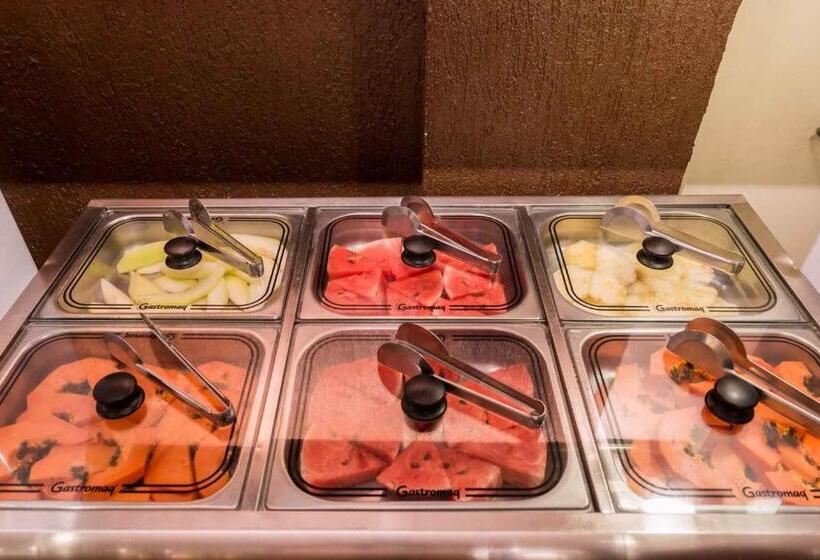 Отель Stratus Vila