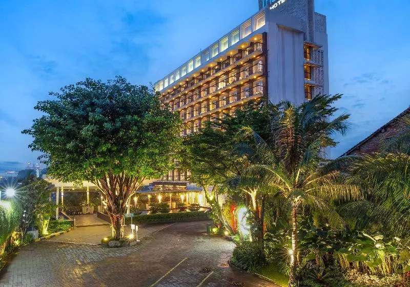 Hotel The 1o1 Bogor Suryakancana