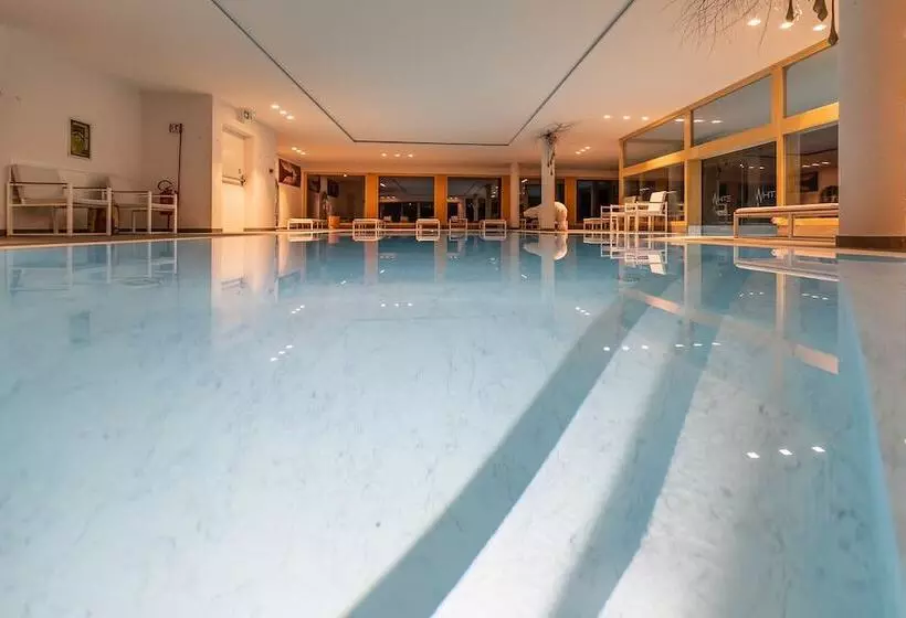 בית מלון כפרי White Angel