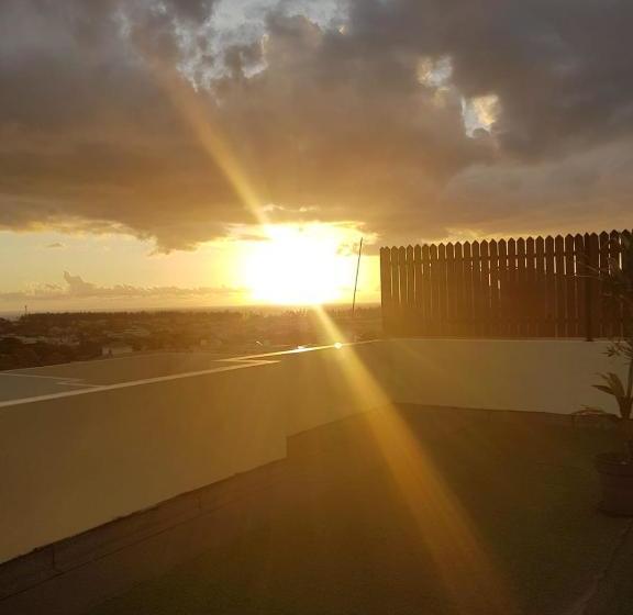 West Coast View Studios & Appartment