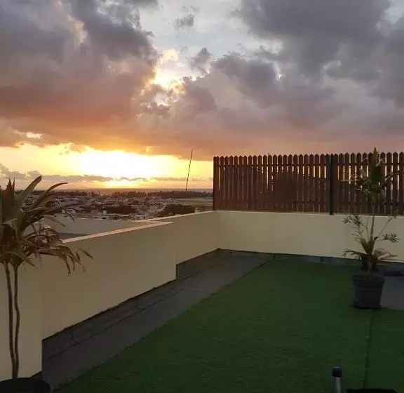 West Coast View Studios & Appartment