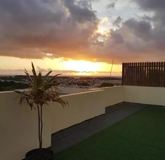 West Coast View Studios & Appartment