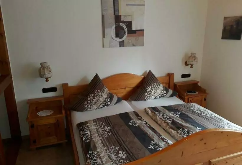 Retkeilymaja Gasthaus Zur Linde