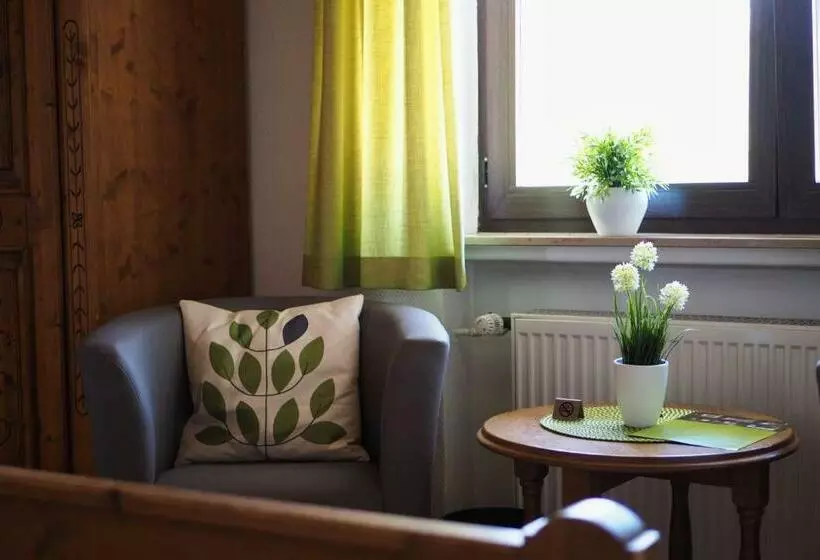 Retkeilymaja Gasthaus Zur Linde