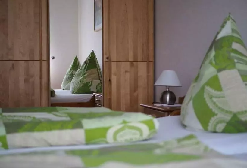 Retkeilymaja Gasthaus Zur Linde