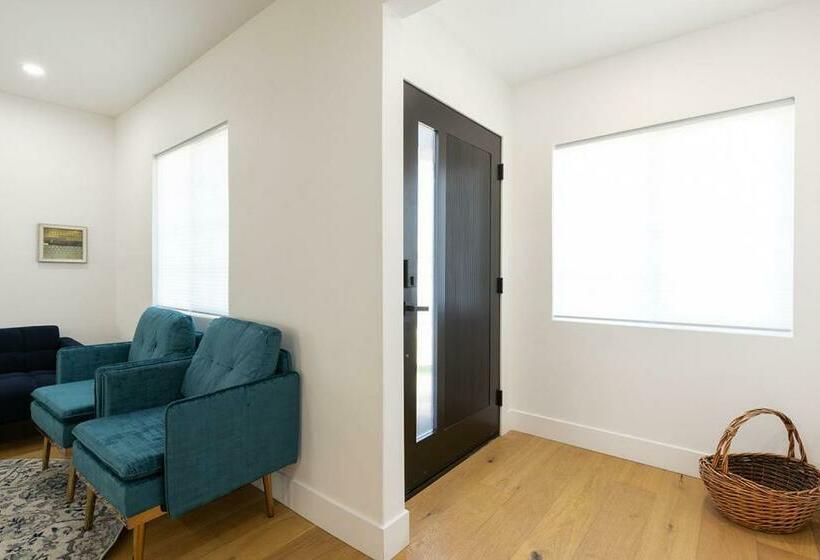 Bed and Breakfast Universal Encino Studios