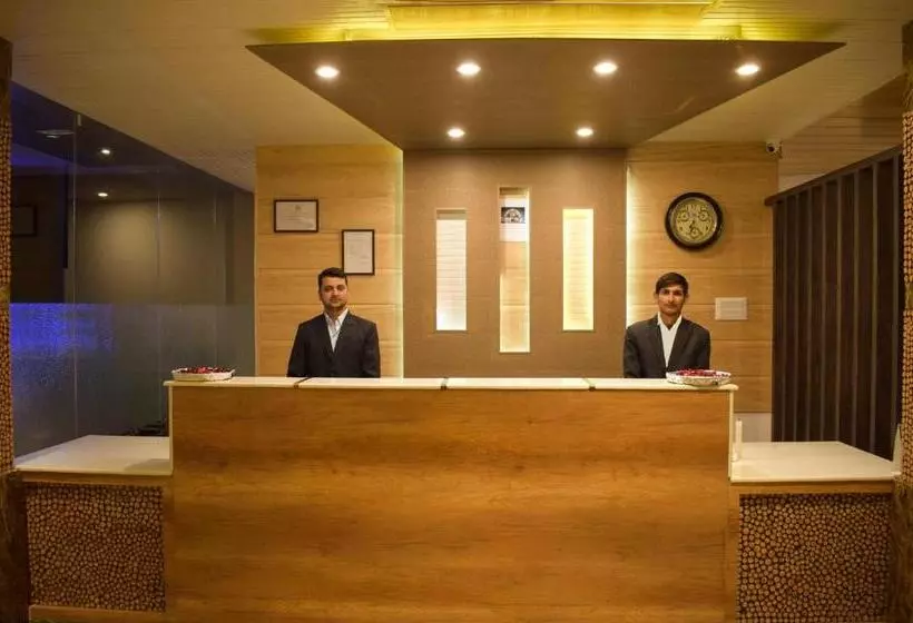 ホテル Nature Mountain Valley View Resort    A Four Star Luxury Resort