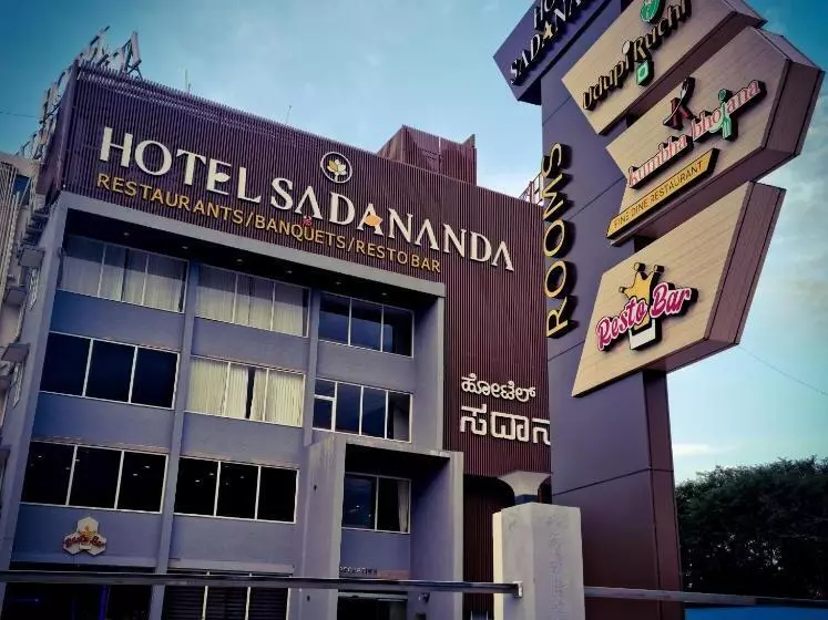 Hotelli Sadanand S Highway Inn, Tumkur