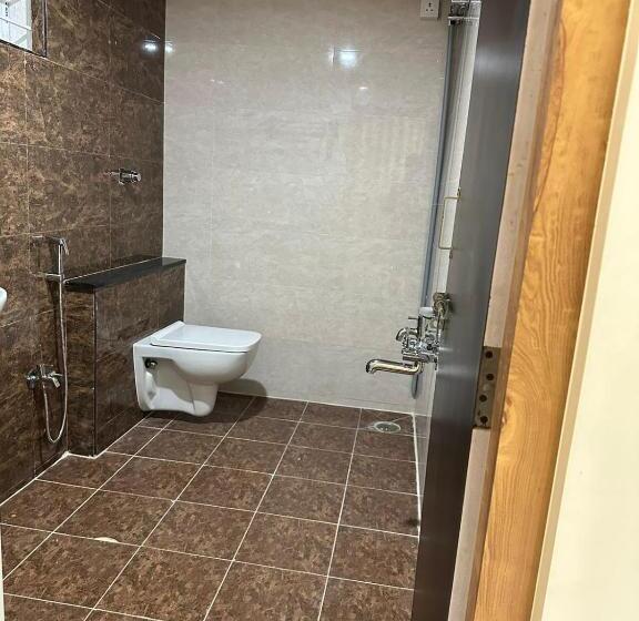 Hotel Sadanand S Highway Inn, Tumkur