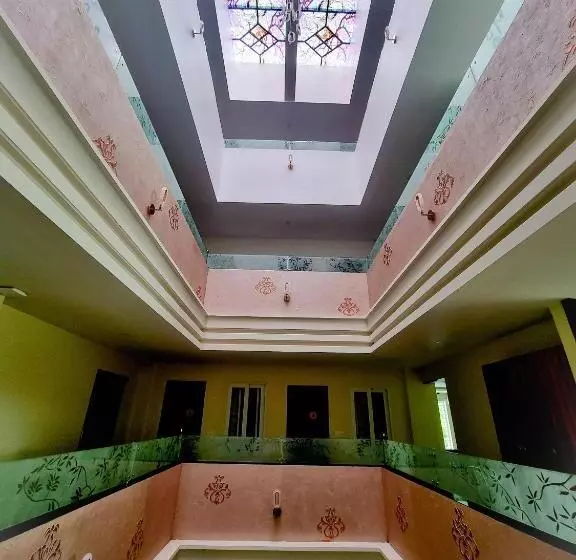 Hotelli Sadanand S Highway Inn, Tumkur