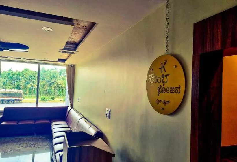 Hotelli Sadanand S Highway Inn, Tumkur