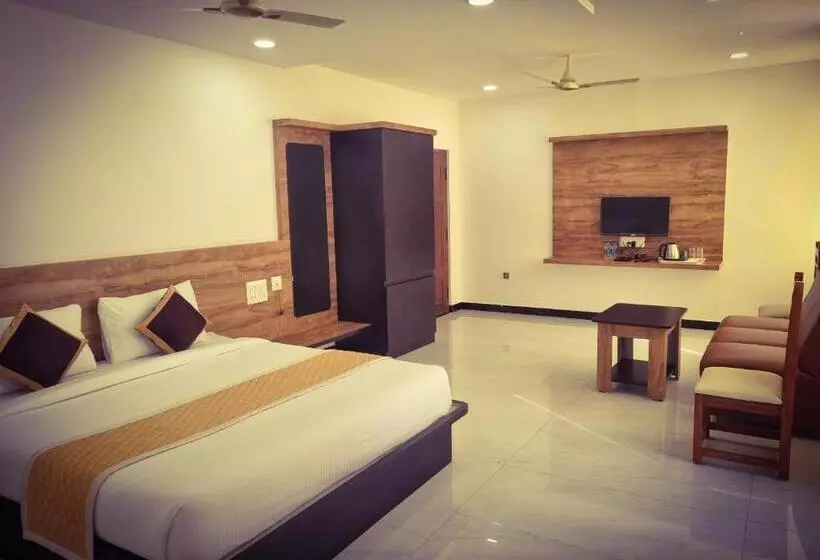 Hotelli Sadanand S Highway Inn, Tumkur
