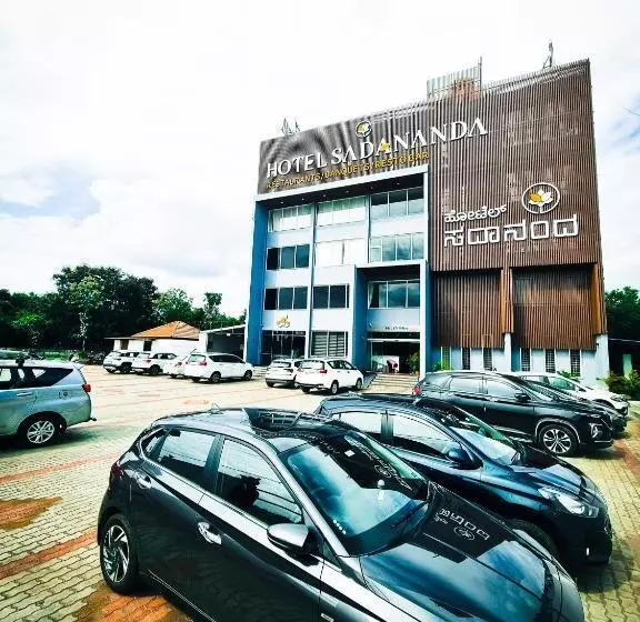 Hotelli Sadanand S Highway Inn, Tumkur