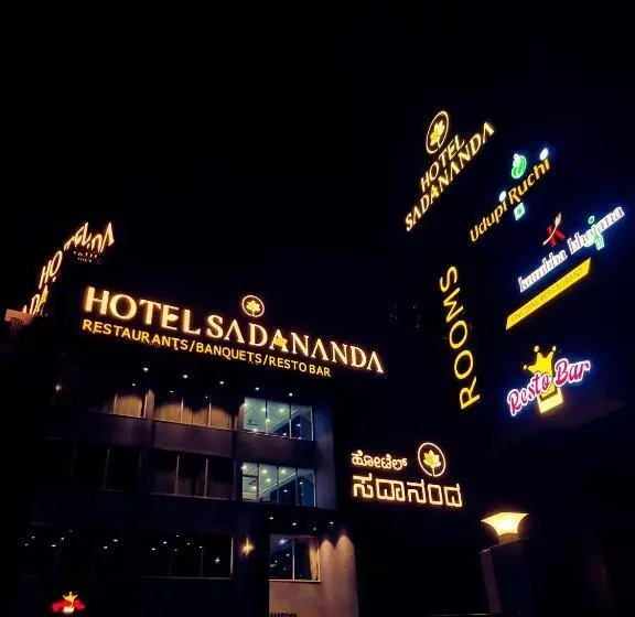 Hotelli Sadanand S Highway Inn, Tumkur