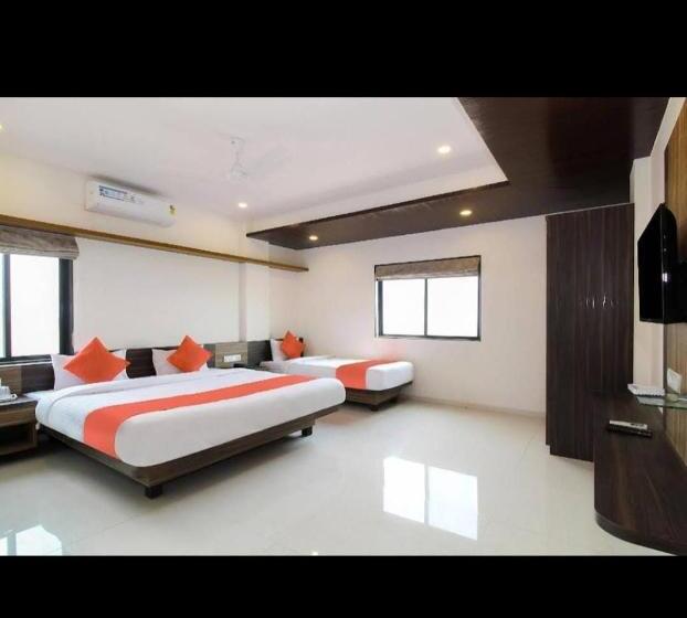 酒店 Sarthak Residency