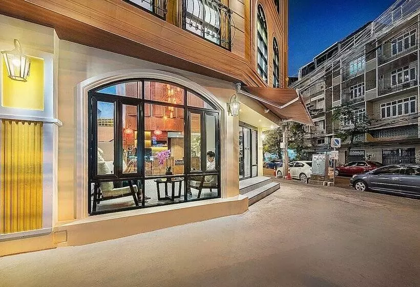 هاستل Phra Nakhon Poshtel