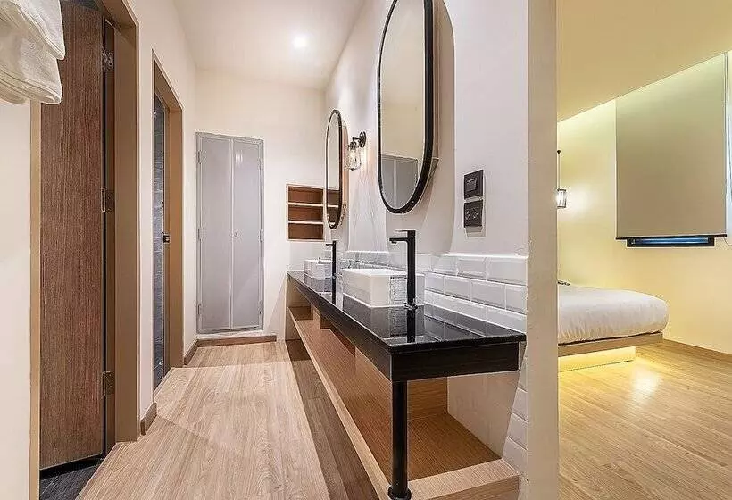 هاستل Phra Nakhon Poshtel