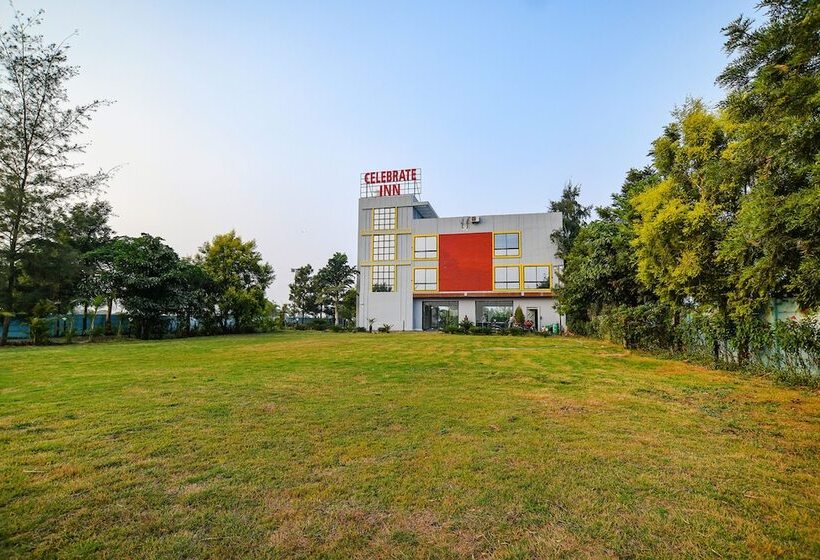 호텔 Celebrate Inn