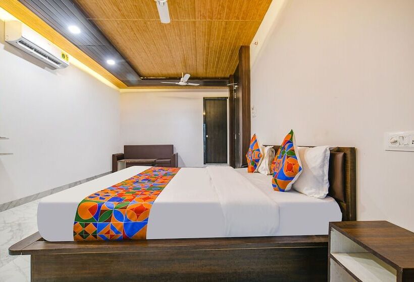 호텔 Celebrate Inn