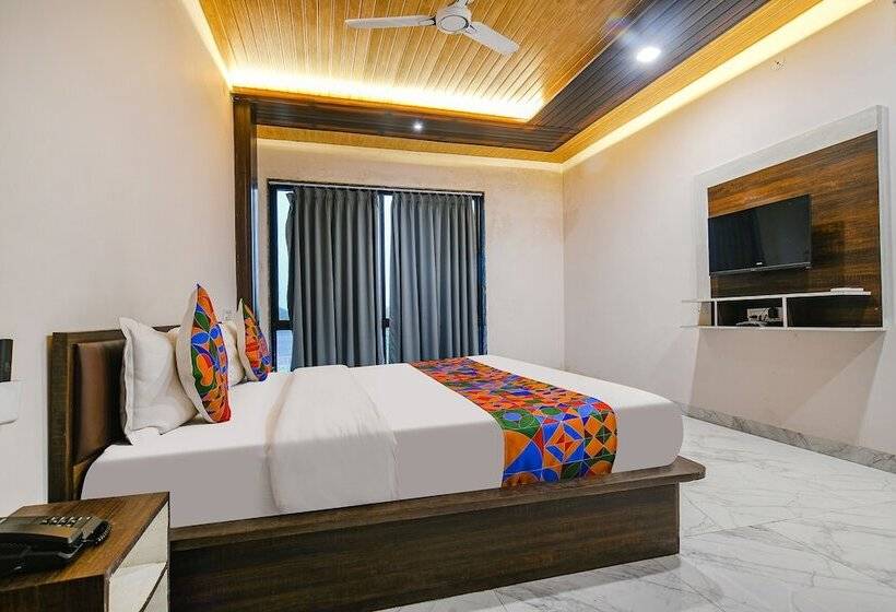 호텔 Celebrate Inn