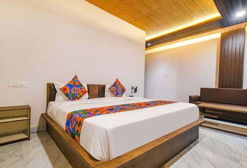 호텔 Celebrate Inn