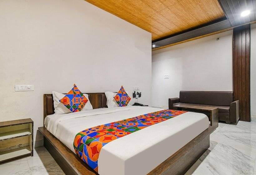 호텔 Celebrate Inn