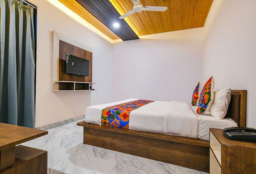 호텔 Celebrate Inn