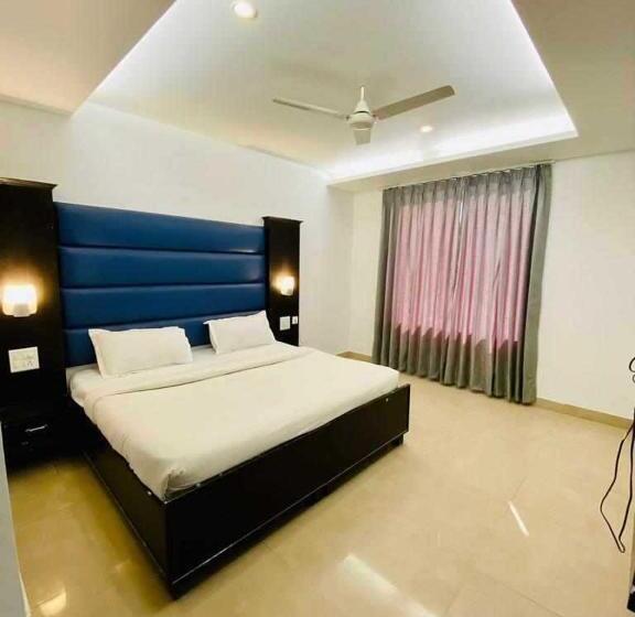 Spot On Rock Hotel & Restaurant Kosli