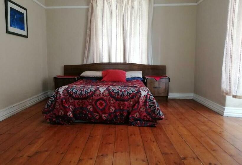 هاستل Budget Accommodation