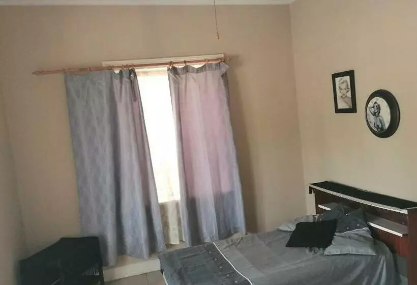 Retkeilymaja Budget Accommodation