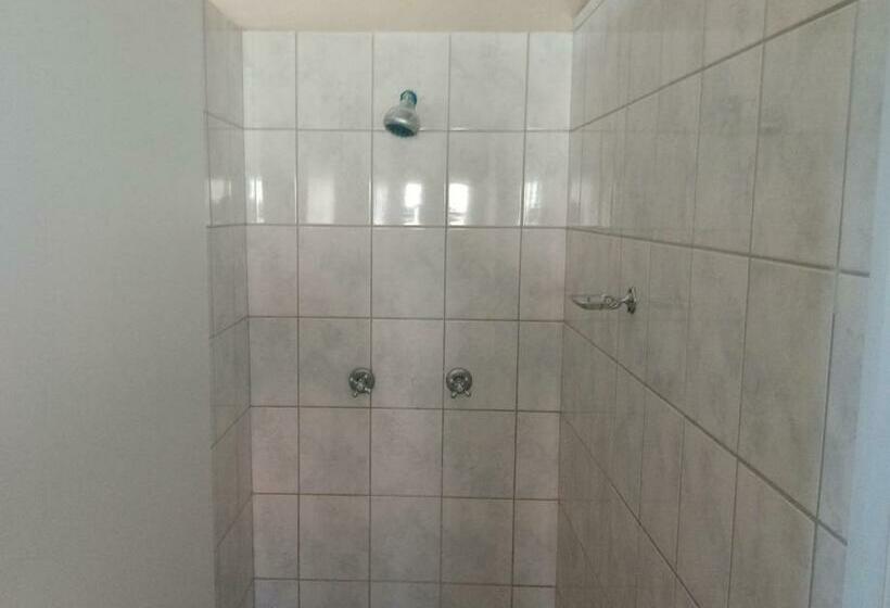 هاستل Budget Accommodation