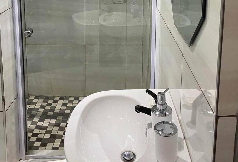 ベッドアンドブレックファースト Lodge At Nyala