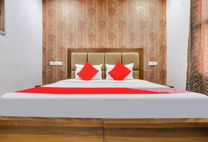 هتل Collection O R.r Eleven