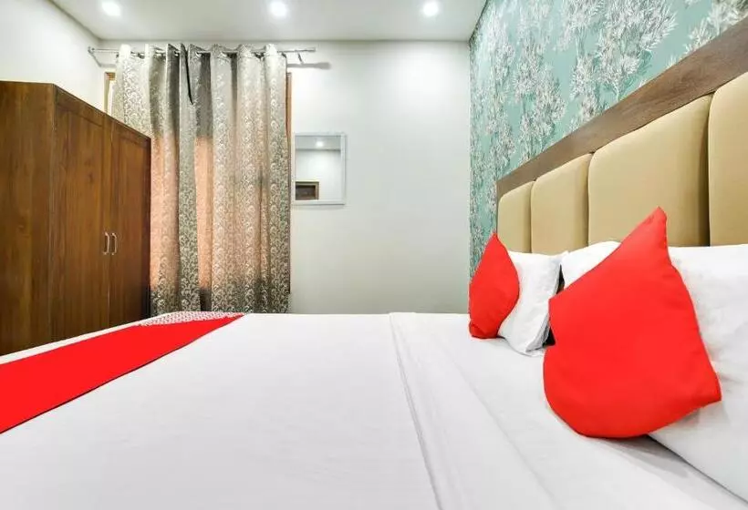 هتل Collection O R.r Eleven