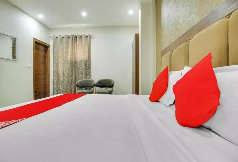 هتل Collection O R.r Eleven