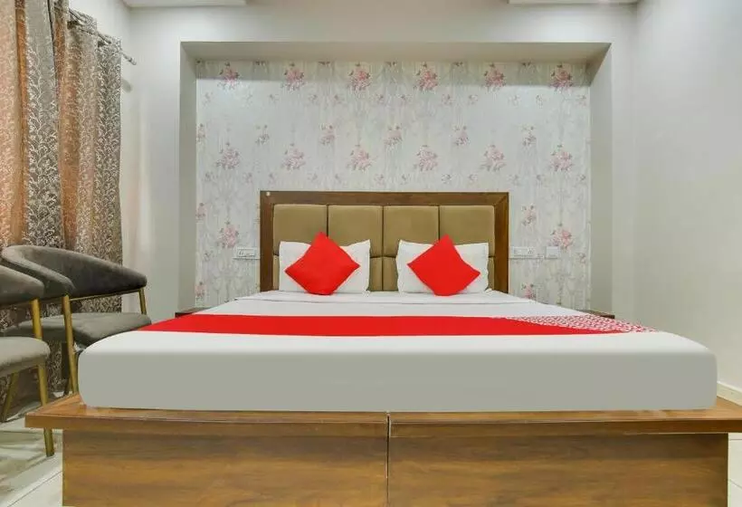 هتل Collection O R.r Eleven