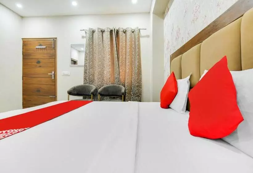 هتل Collection O R.r Eleven