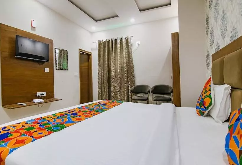 هتل Collection O R.r Eleven